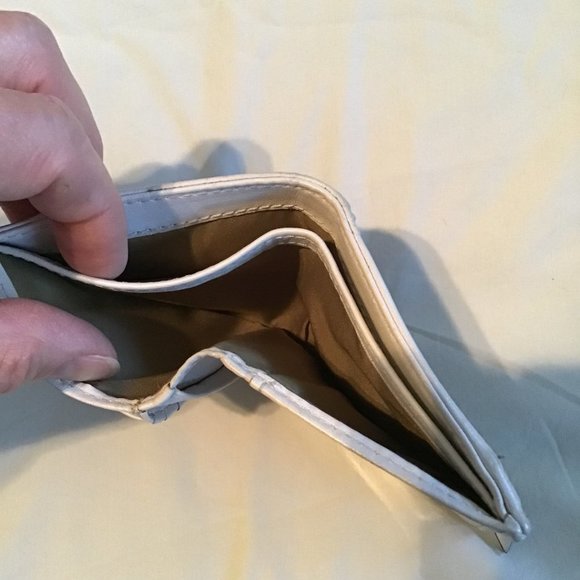 Coach Off-White Leather Zip Wristlet and Vintage Mini Wallet - Picture 6 of 8